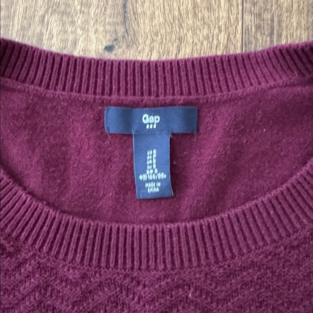 Bundle of 2 women’s sweaters, size small, Gap, American Eagle